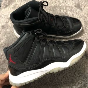 black jordans